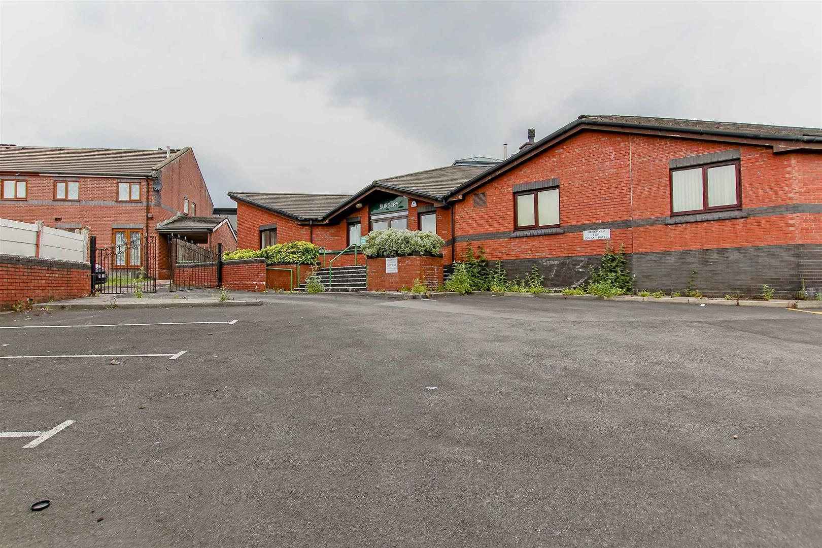 7 Bed Commercial For Sale - Main Image